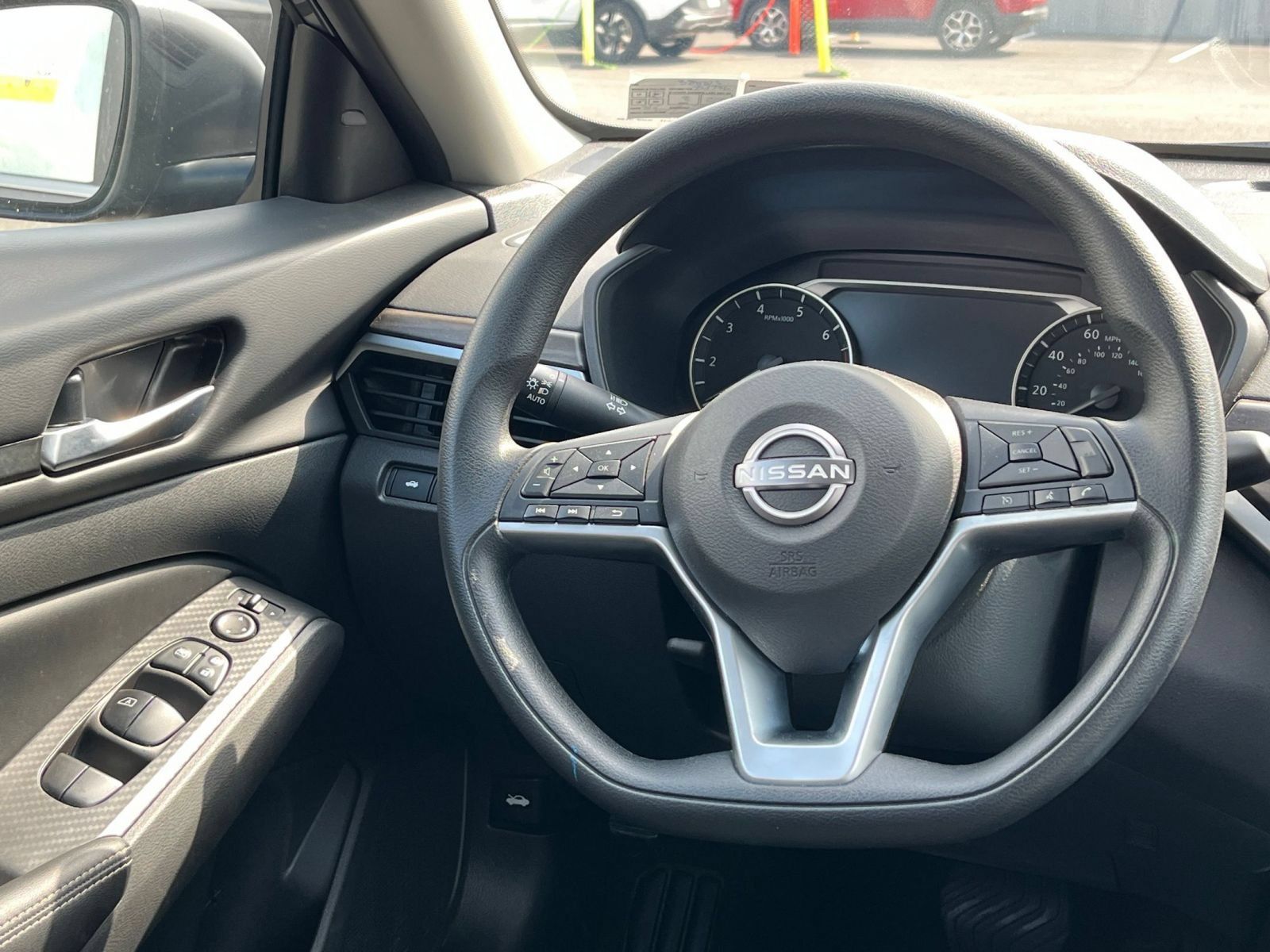 Used 2025 Nissan Altima 2.5 SV FWD image 28
