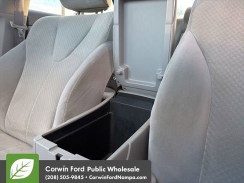 Used 2009 Toyota Camry LE image 21