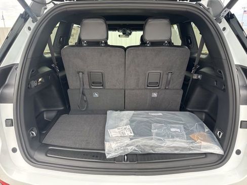 New 2025 Jeep Grand Cherokee L Altitude image 7