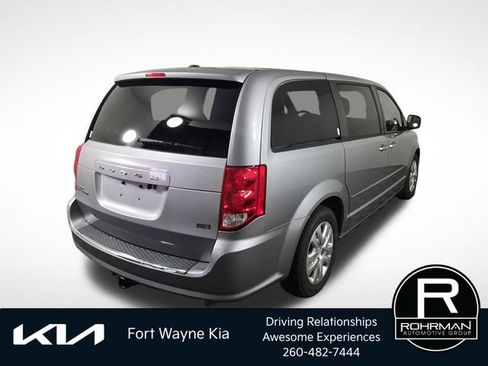 Used 2015 Dodge Grand Caravan SE w/ Quick Order Package 29E SE FWD image 7
