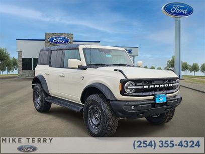 New 2025 Ford Bronco Outer Banks w/ Sasquatch Package