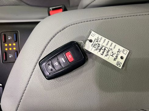 Used 2024 Toyota Camry XLE w/ Navigation Package image 29