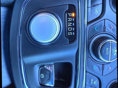 Used 2015 Chrysler 200 S w/ Comfort Group image 22