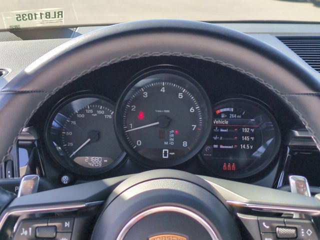 Used 2024 Porsche Macan AWD/4WD image 20