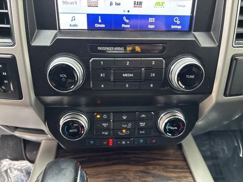 Used 2020 Ford F150 Lariat w/ Equipment Group 502A Luxury image 23