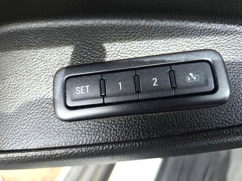 Used 2018 Chevrolet Suburban Premier image 21