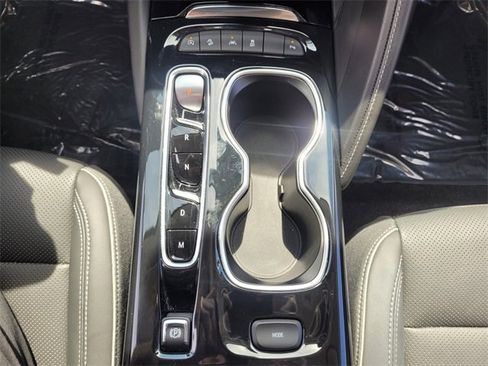 Used 2023 Buick Envision Essence image 25