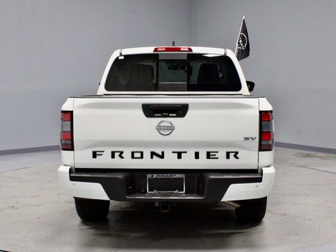Certified 2024 Nissan Frontier SV w/ SV Convenience Package image 11