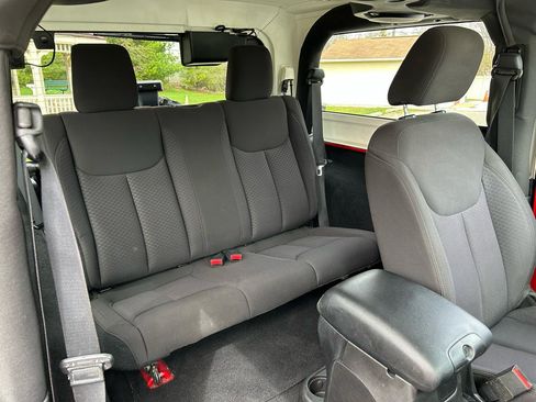 Used 2014 Jeep Wrangler Sport image 16