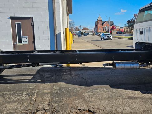 Used 2023 Ford F650 2WD Regular Cab Super Duty image 5