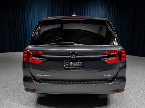 Used 2023 Honda Odyssey Elite image 5