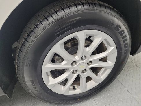 Used 2018 Chevrolet Equinox LT FWD image 31