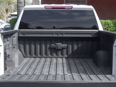 Used 2022 Chevrolet Silverado 1500 LT Trail Boss w/ Bed Protection Package AWD/4WD image 8