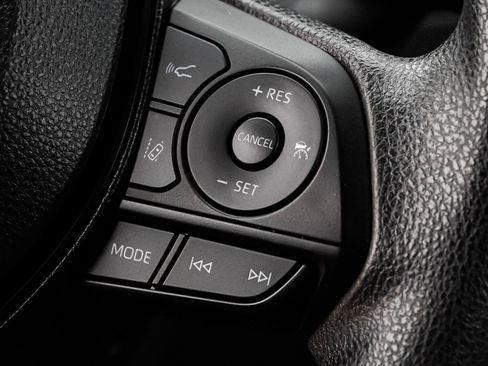 Certified 2025 Toyota RAV4 XLE AWD/4WD image 33