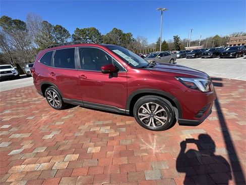 Used 2023 Subaru Forester Limited image 37