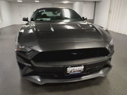 Used 2019 Ford Mustang Coupe w/ Black Accent Package RWD image 3