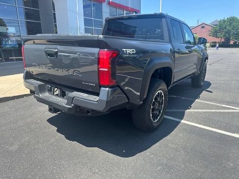 Used 2026 Toyota Tacoma TRD Off-Road AWD/4WD image 3