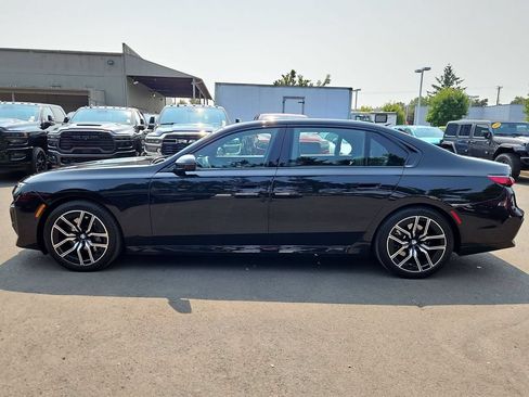 Used 2025 BMW 740i xDrive AWD/4WD image 4