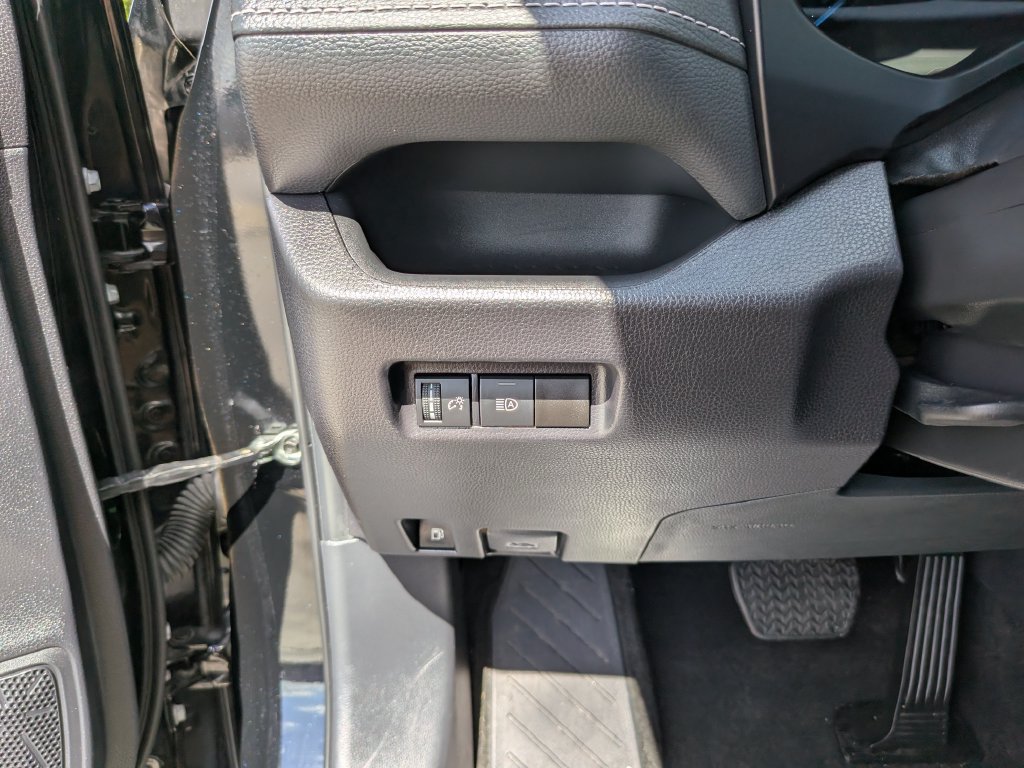 Used 2024 Toyota RAV4 XLE AWD/4WD image 28