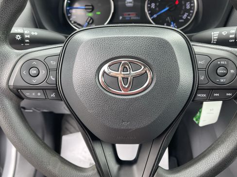 Certified 2022 Toyota RAV4 LE AWD/4WD image 18