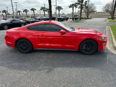 Used 2020 Ford Mustang Coupe image 5