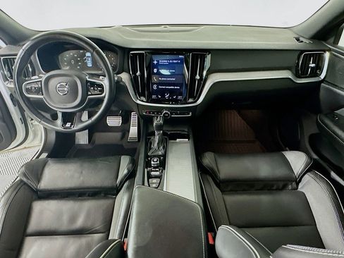 Used 2019 Volvo S60 T5 R-Design FWD image 3