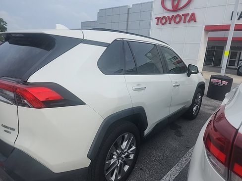 Used 2020 Toyota RAV4 Limited AWD/4WD image 14