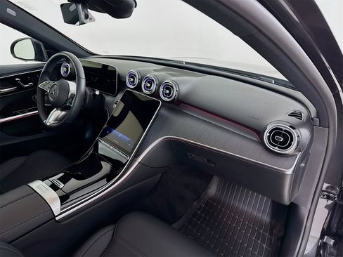 Used 2025 Mercedes-Benz C 300 Sedan image 32