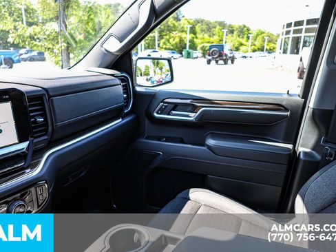 Used 2025 Chevrolet Silverado 1500 LT AWD/4WD image 44
