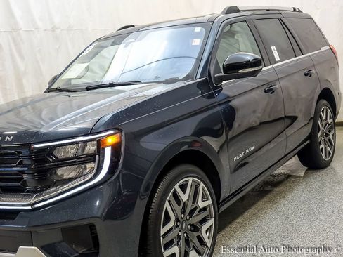 Used 2025 Ford Expedition Platinum w/ Platinum Ultimate Package AWD/4WD image 4