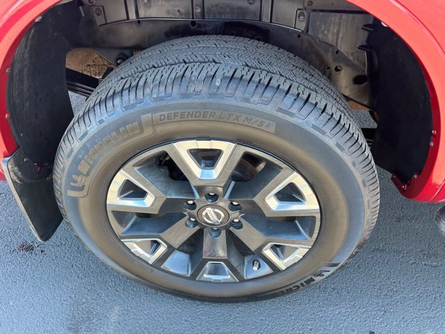 Used 2021 Nissan Titan 4x4 Crew Cab image 16
