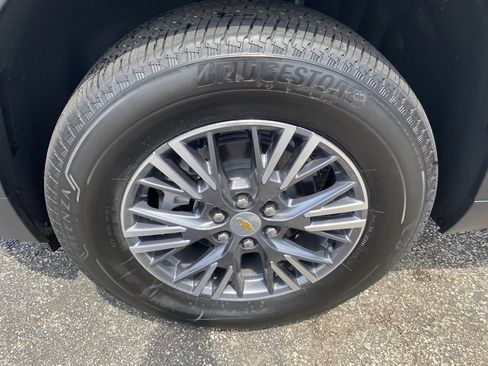 New 2025 Chevrolet Traverse LT image 35