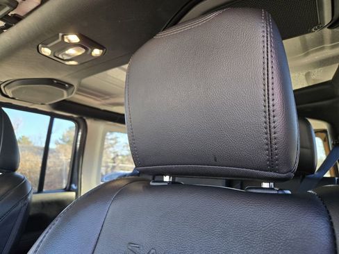 Used 2022 Jeep Wrangler Unlimited Sahara w/ Cold Weather Group image 16