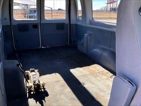 Used 2009 Ford E-350 and Econoline 350 XLT image 28