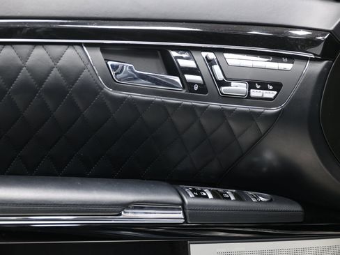 Used 2011 Mercedes-Benz S 65 AMG image 11