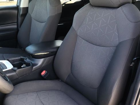 Used 2020 Toyota RAV4 XLE image 14