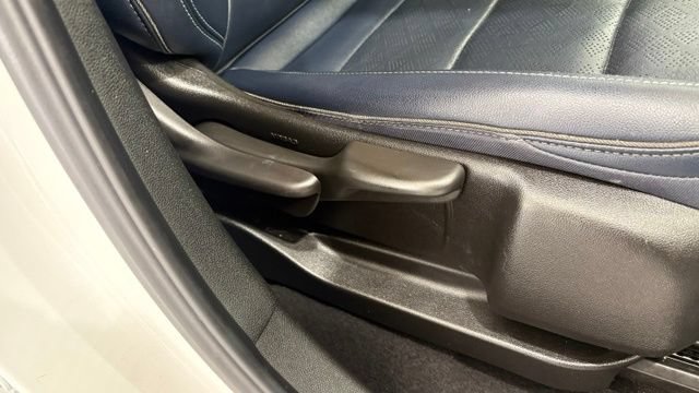 Used 2023 Chevrolet Bolt EUV LT w/ Convenience Package FWD image 19