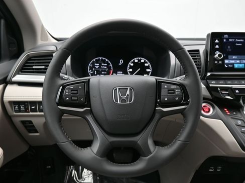 Certified 2025 Honda Odyssey EX-L image 43