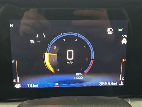 Used 2025 Chevrolet Trax LT FWD image 17