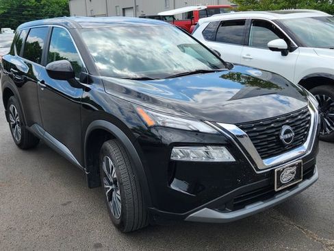 Used 2023 Nissan Rogue SV AWD/4WD image 2