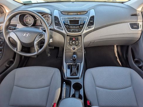 Used 2016 Hyundai Elantra SE FWD image 4
