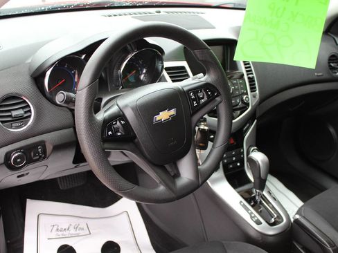 Used 2016 Chevrolet Cruze LT image 15