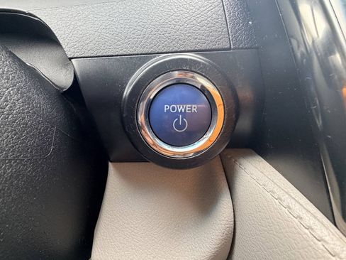 Used 2012 Toyota Camry LE FWD image 9