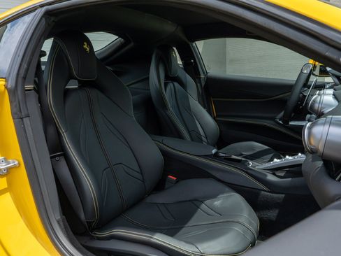 Used 2019 Ferrari 812 Superfast RWD image 52