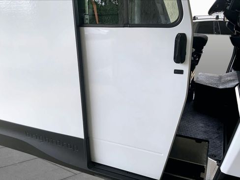 Used 2025 Chevrolet Brightdrop 600 FWD image 18