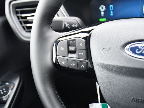 New 2026 Ford Escape SE w/ PHEV Premium Package FWD image 34