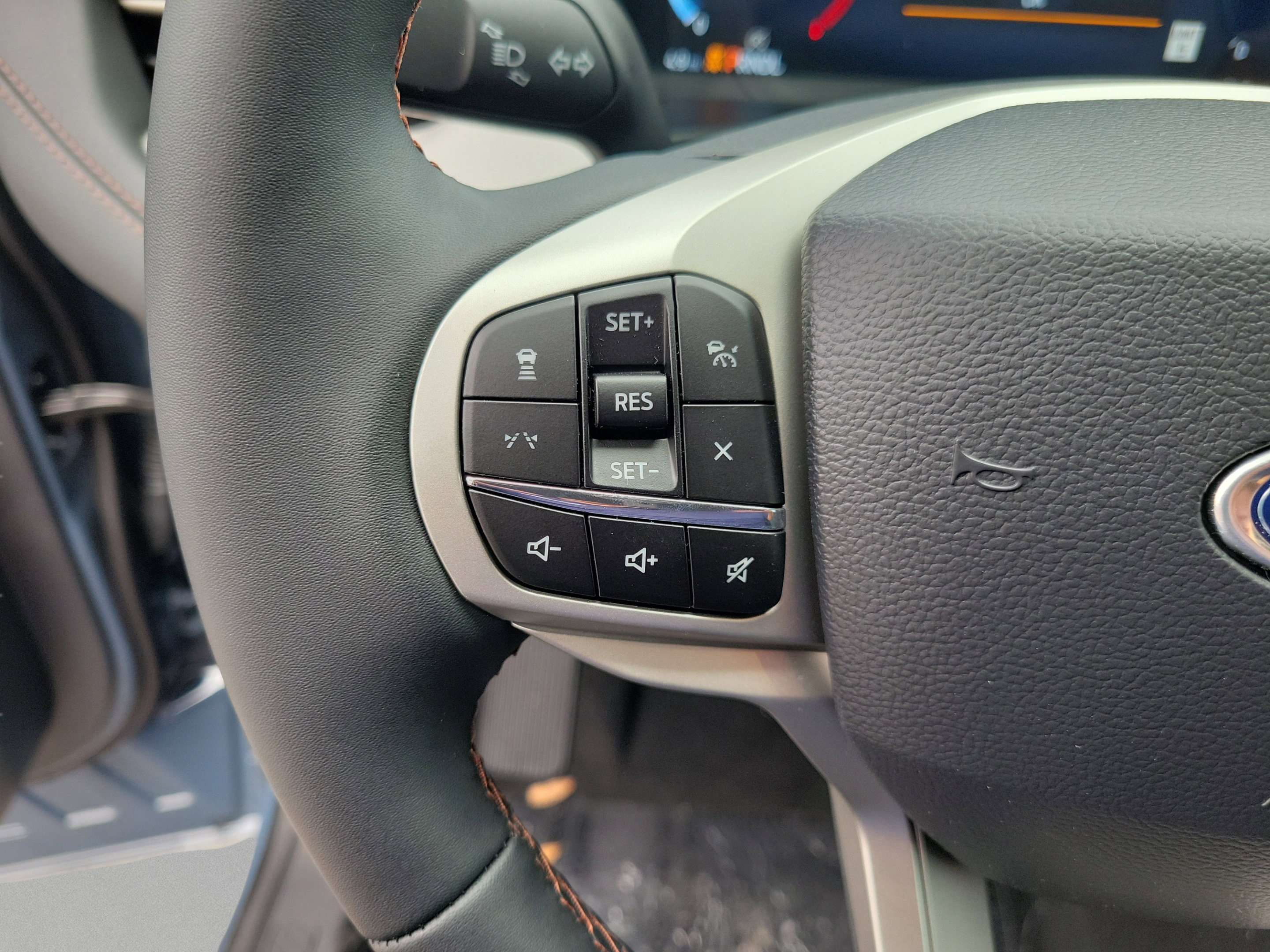New 2026 Ford Explorer Active RWD image 22
