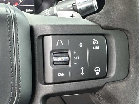 Certified 2022 Land Rover Defender 90 V8 AWD/4WD image 25