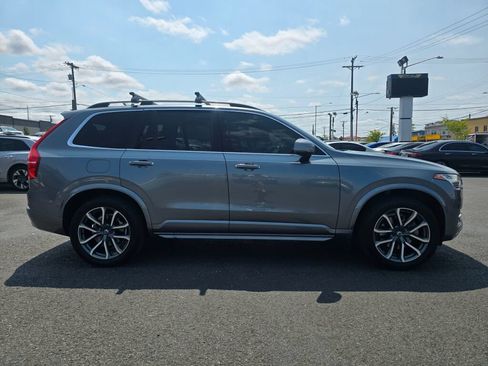 Used 2018 Volvo XC90 T6 Momentum w/ Convenience Package AWD/4WD image 5