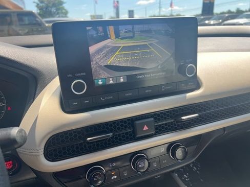 Used 2025 Honda HR-V LX image 15